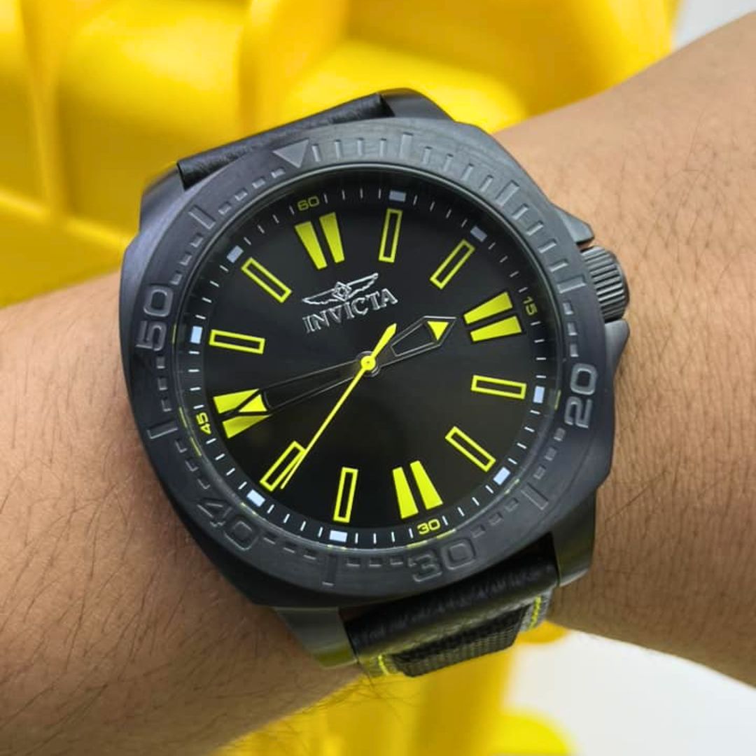 Invicta Relógio masculino Speedway 46 mm aço inoxidável, nylon quartzo, preto (modelo: 46308), Preto, Tendência Invicta Relógio masculino Speedway 46 mm aço inoxidável, nylon quartzo, preto (modelo: 46308), Preto, Tendência
