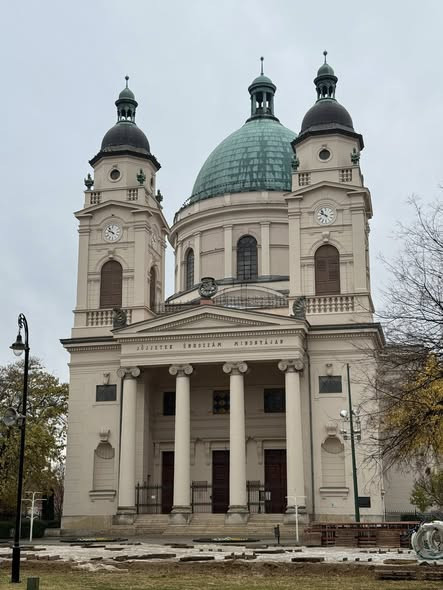 577704709 1120511020064713 8740381680588093420 n.jpg?stp=cp6 dst jpg s590x590 tt6& nc cat=111&ccb=1 .jpg