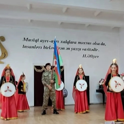 G5KrGvgaUAAmUZ8.jpg