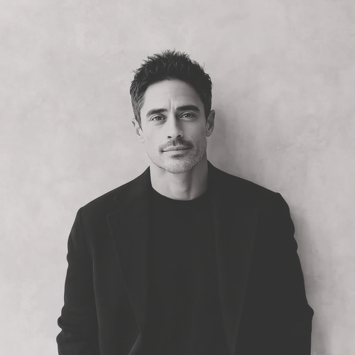 eman3139 latino man early 30s confident yet introspective short 6767d881 878e 4297 bbc3 b4f0ea3739dd.png