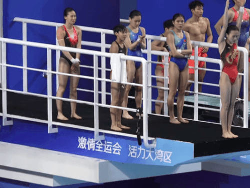 GIF 20251106180849468.gif