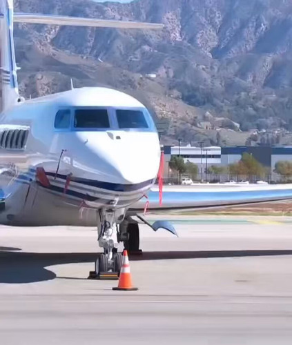 FxWY7AzrNwSZ6eWR.jpg