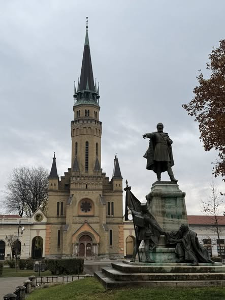 578561531 1120511056731376 8103204809012075782 n.jpg?stp=cp6 dst jpg s590x590 tt6& nc cat=103&ccb=1 .jpg