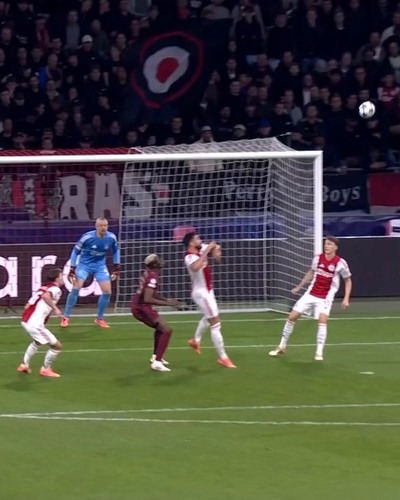 x q Ymi2xTz9LlrU.jpg