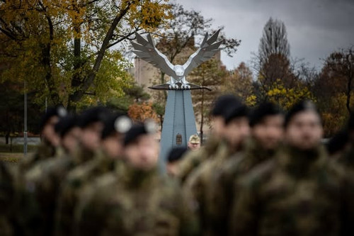 575198144 1244129971087564 3998172597188744585 n.jpg?stp=dst jpg s590x590 tt6& nc cat=109&ccb=1 7& n.jpg