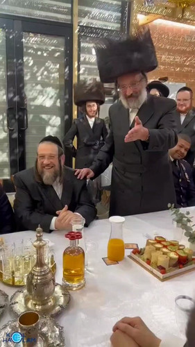 hq5AFXFRU6HQ KQZ.jpg