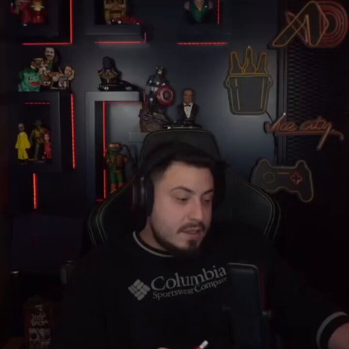 OZmoCl3pihKfcVtK.jpg