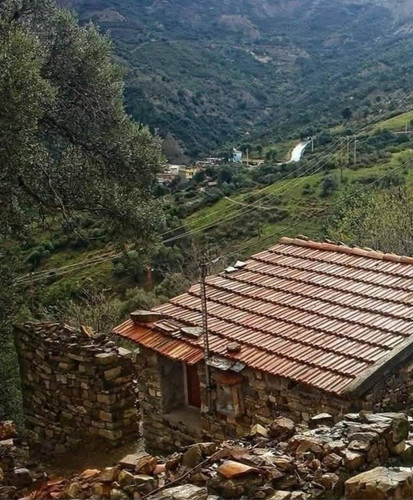 G5OaC3YWIAAFg82.jpg