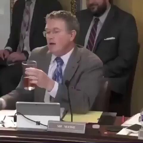 52fjWIKYilueoVgd.jpg