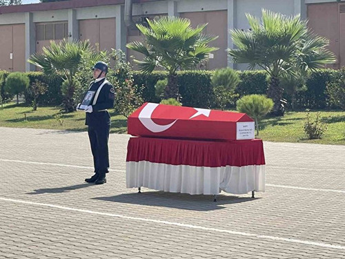 G5LbyDKWgAAj2kp.jpg