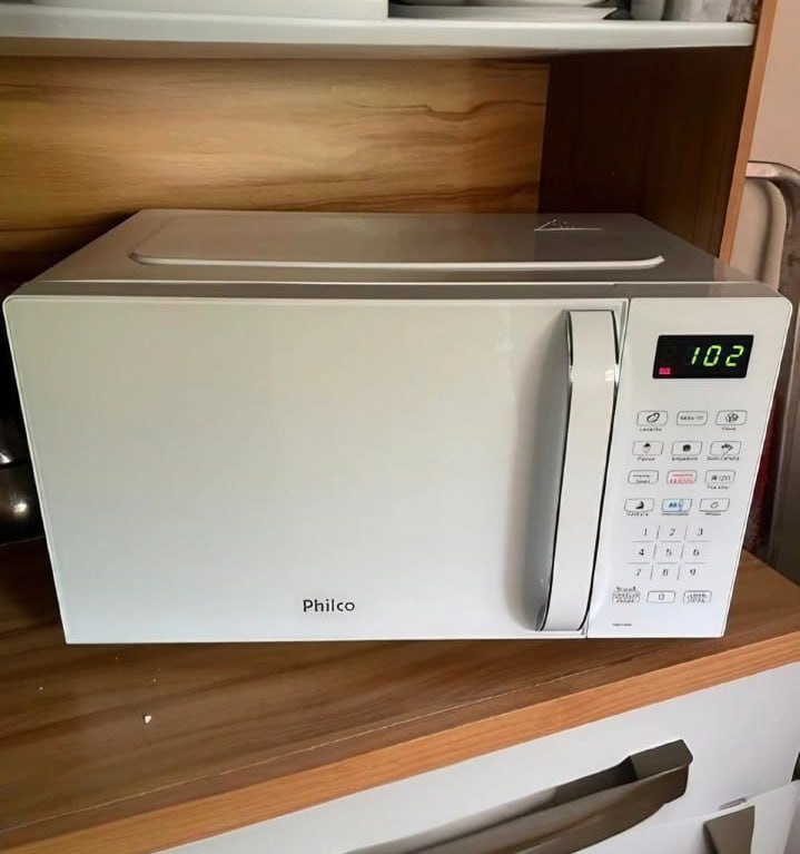 Micro-Ondas PMO23BB Multifunções Limpa Fácil 20L 1100W Philco