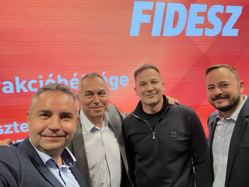 577030308 1342625674541074 7321072327085870039 n.jpg?stp=cp6 dst jpg s590x590 tt6& nc cat=109&ccb=1 .jpg