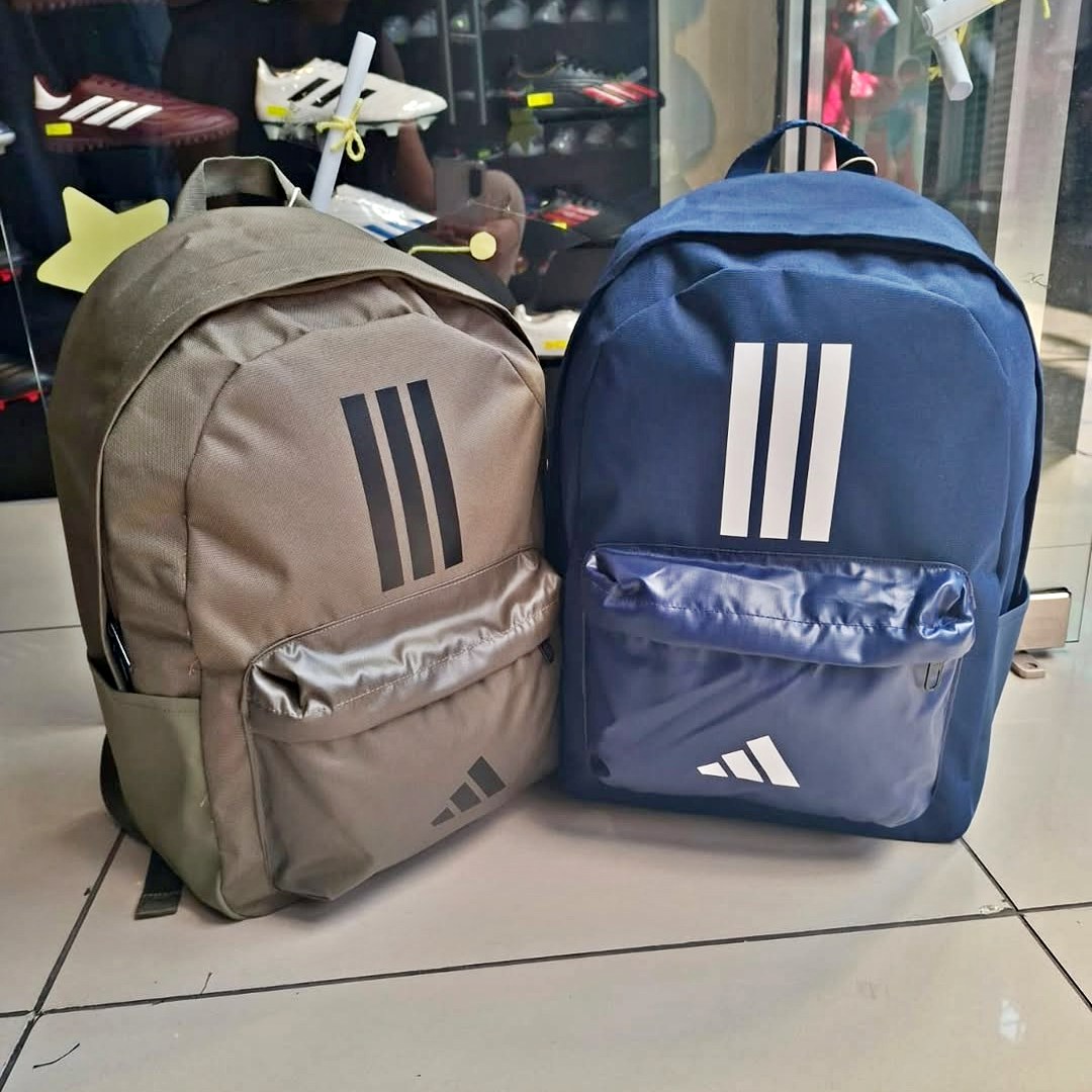 Mochila Adidas Clássica Treino 3 Listras 27.5L