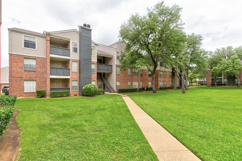 Wimbledon Oaks Exteriors 26.jpg