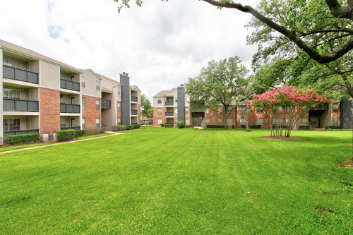 Wimbledon Oaks Exteriors 24.jpg