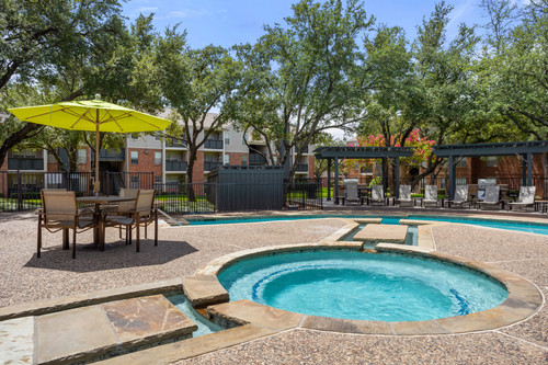 C242740 WimbeldonOaks Pool4 03 2.jpg