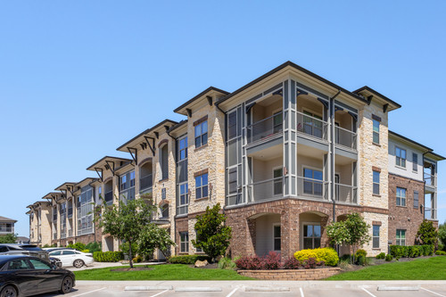 C243950 AlleiaAtPresidio AptExterior 04.jpg