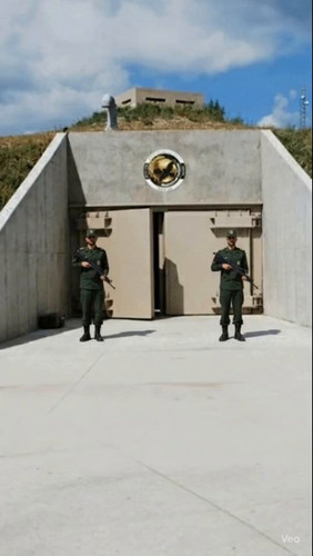 szINT9v FHahkeWd.jpg