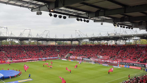 YGGYbb Y mN4E9vb.jpg