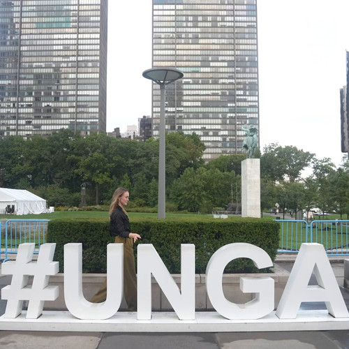 kn51FmEAJX6VXB Z.jpg