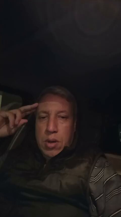 byrx4d4qC6O7CxKf.jpg
