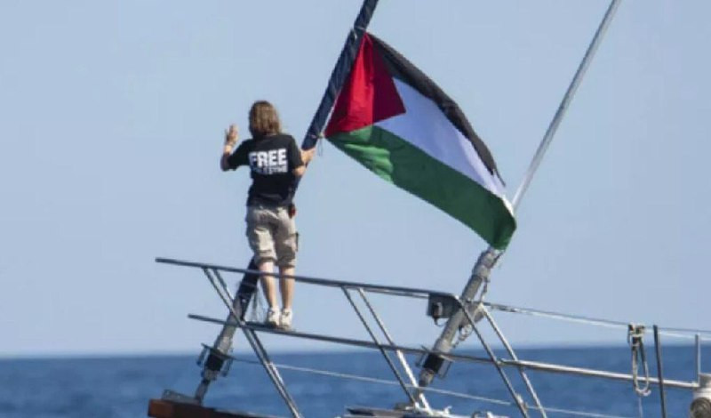 أسطول الصمود:

ـ الخارجية الإيطالية أبلغتنا أن الفرقاطة المرافقة للأسطول ستطلب من المشاركين العودة للشاطئ.

ـ ما تقوم به إيطاليا ليس حماية بل تخريب وم...