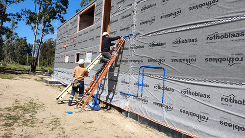 CASA 09 Instalações Elétricas Fachada 01.jpg