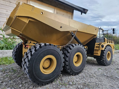 G2AXiO5WIAEDts6.jpg
