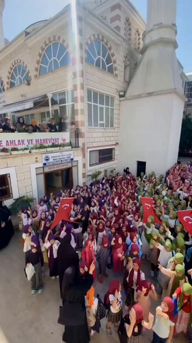 W BGYCTTDXm5JRcL.jpg