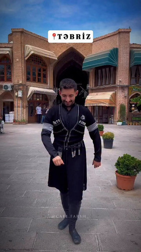 Q4m 5BYPb82BFt7m.jpg