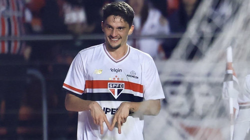 AGIF25073120050161 2 aspect ratio 512 320 1.jpg