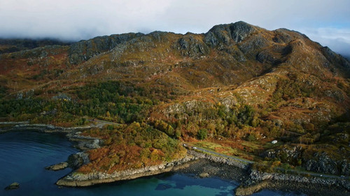 ByLACj263owI9 su.jpg