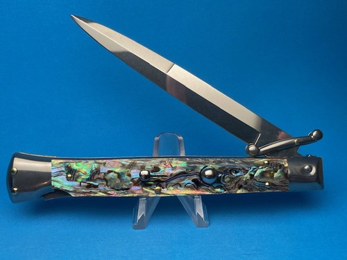 Swinguard Switchblade knives.jpg