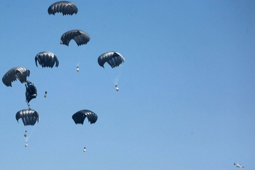 إسرائيل وافقت على طلب مصري لعملية إنزال مساعدات جوية اليوم...