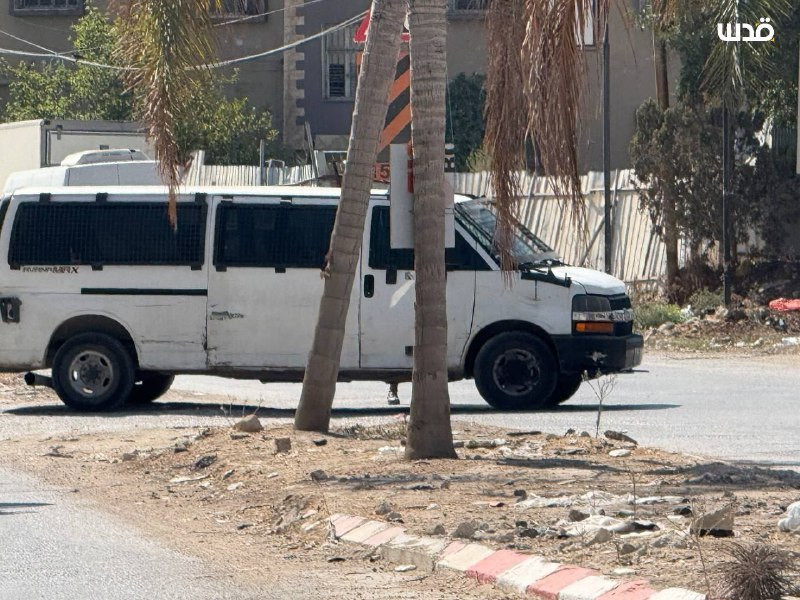 صور من انتشار قوات الاحتلال على دوار العليمي بعد إصابة جنديين بتفجير عبوة ناسفة غرب طولكرم....