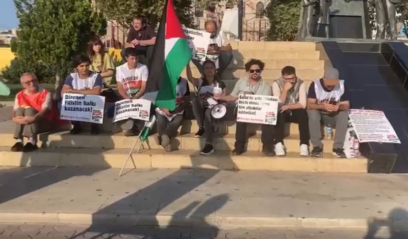 تم الإعلان عن إضراب عن الطعام لمدة 24 ساعة مع تنظيم اعتصام شعبي في مدن إسطنبول، أنقرة، وإزمير التركية؛ وذلك دعمًا للشعب الفلسطيني في مواجهة التجويع وا...