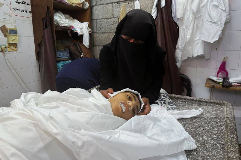 الشابة شيماء الأشرم (21 عاماً) التي توفيت في مستشفى شهداء الأقصى صباح اليوم نتيجة سوء التغذية ونقص العلاج بسبب الحصار الإسرائيلي الخانق على قطاع غزة...