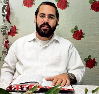 مصادر عبرية تكشف أن رئيس دولة الاحتلال هرتسوغ يفكر في إصدار "عفو" عن المستوطن الإرهابي عامي بوبر منفذ مجزرة "عيون قارة" في 1990 التي استشهد فيها 7 عما...