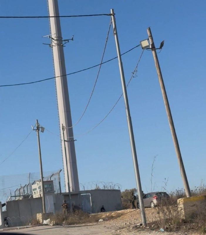 قوات الاحتلال تحتجز فلسطينية وزوجها على حاجز عطارة شمال رام الله....