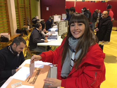 Aitana votando plantilla.jpg