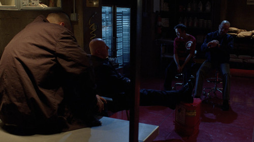 Breaking.Bad.S04E01.Box.Cutter.2160p.AMZN.WEB DL.CZ EN.DTS HD.MA.5.1.SDR.HEVC VoX.mkv snapshot 14.28.jpg