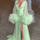 Samara Weaving 1.gif
