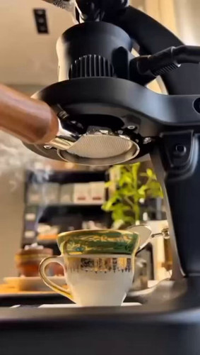 l5ISCllkKvaztO0F.jpg