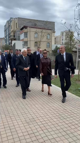 LQqFoeUAVxV OZAr.jpg