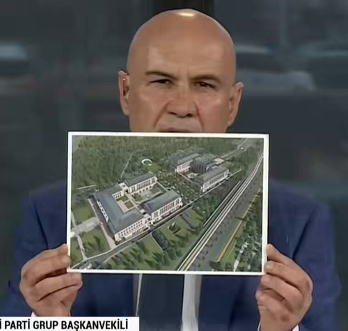 F tQI2qY03a4wIYa.jpg