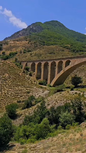 Uha31mLRG1gGDtg .jpg