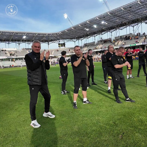 suNzHvy5P exBO6I.jpg