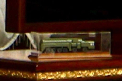 G2InGjkW0AEl25W.jpg
