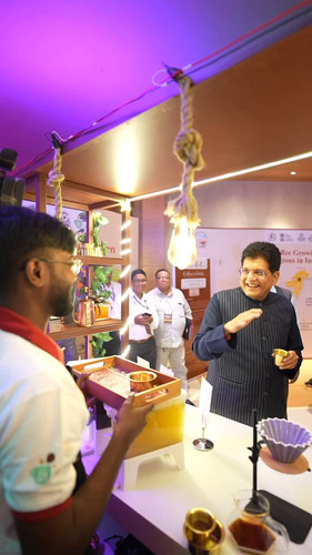 OaZfNme7vhMOR5 X.jpg