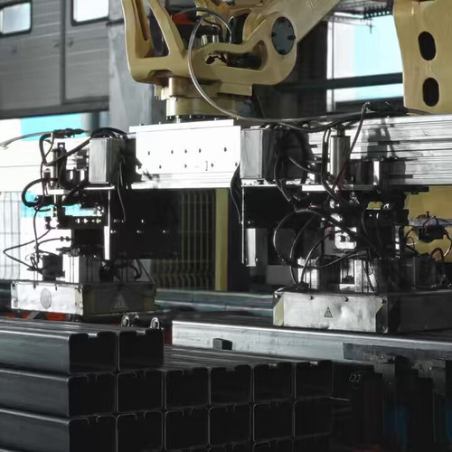 e1g7 WhVO6tMRNFO.jpg